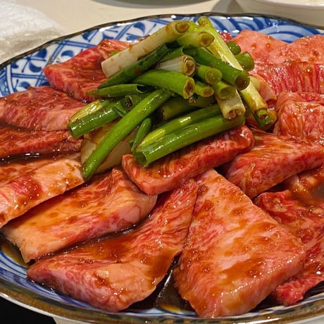 総重量1kg！プレミアム食べ比べセット　《鹿児島県産黒牛（赤）400g・薩摩牛（上赤）400g・黒毛和牛上ホルモン200g》※つけだれ・もみだれセット