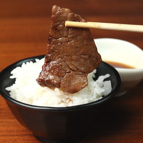 総重量1kg！プレミアム食べ比べセット　《鹿児島県産黒牛（赤）400g・薩摩牛（上赤）400g・黒毛和牛上ホルモン200g》※つけだれ・もみだれセット