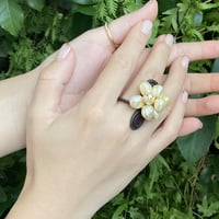 大ぶりモチーフ　淡水パール　アイボリー　ワイヤー　ハンドメイド　フリーサイズリングR2210138