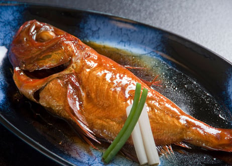 浜の湯名物「金目鯛姿煮」（中サイズ1匹：内容量800ｇ～899ｇ）