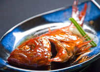 浜の湯名物「金目鯛姿煮」（大サイズ1匹：内容量900ｇ～1049ｇ)）