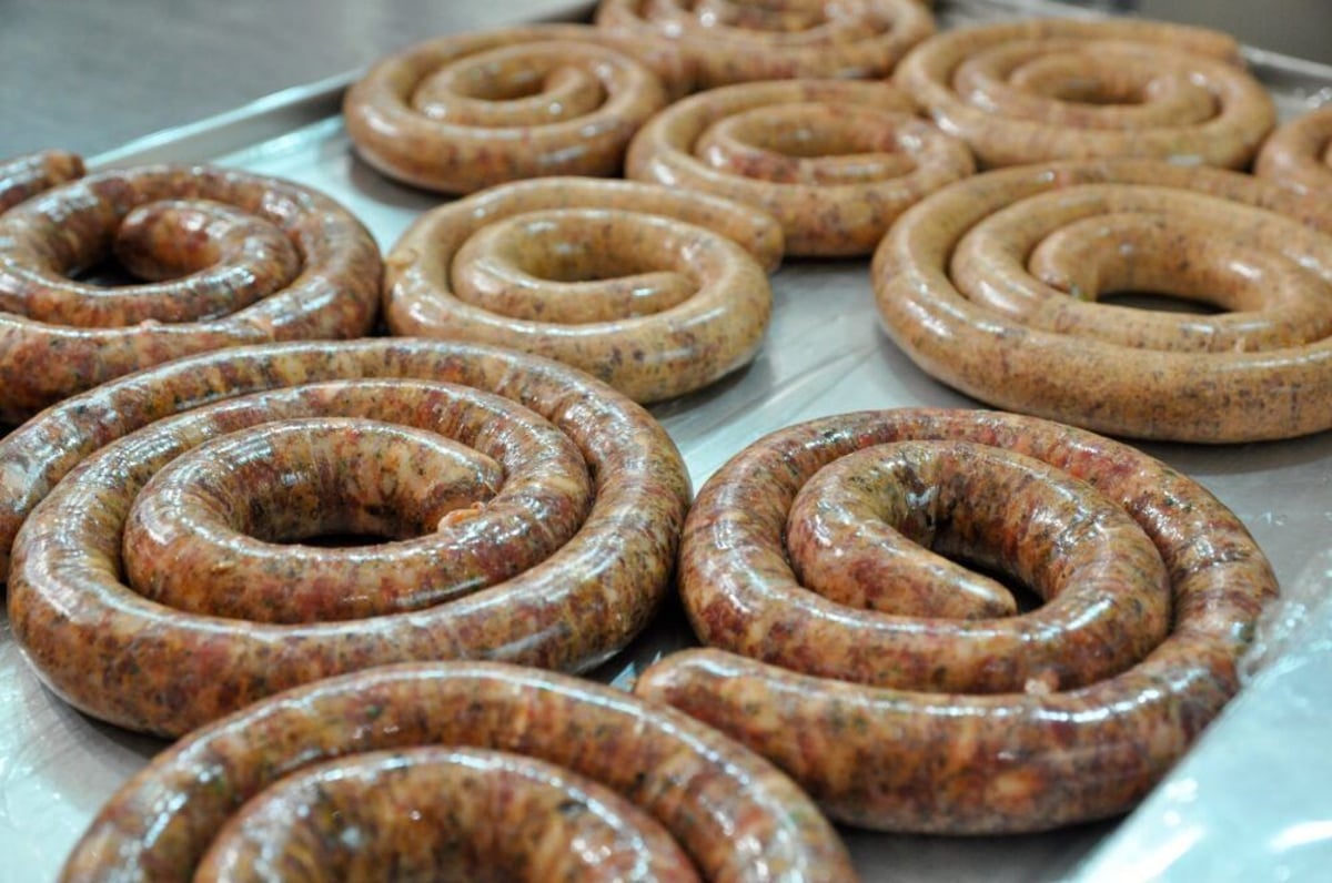 fit=pad,format=jpeg,w=1200