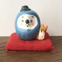 ニヤットダルマ「おじいちゃんと犬」