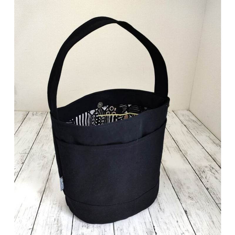 バケツ型トートバッグM【ブラック】 | shiba_como STORE