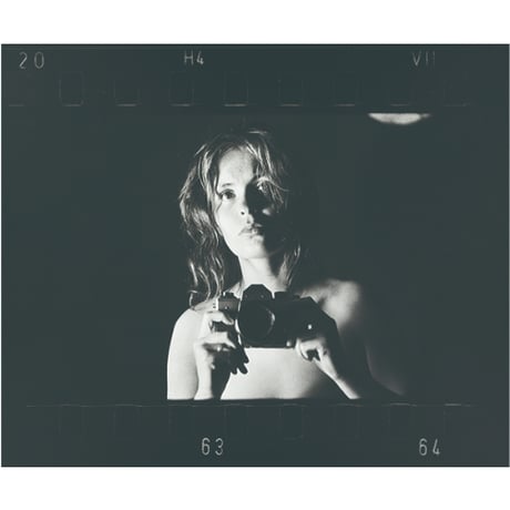 もはやない国のかつてない光　東ドイツの女性写真家たち