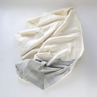 シルッキアップサイクルブランケット -silk and wool- Gray and White