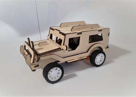 木で作るラジコンカー　オフロードカー・パトカー