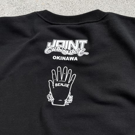 SUNS AND BUNS  Crewneck