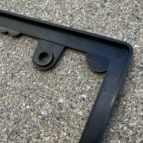 OSSANTHEHOOD License Plate Frame / OKI