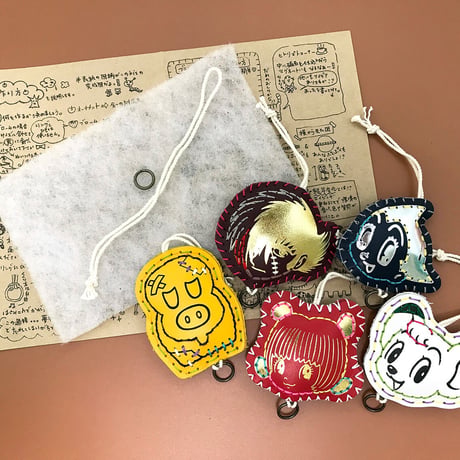 DoRedo本革製オーナメントKit★ピノコ