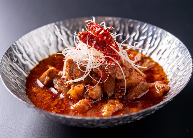 単品】謹製 飛騨牛すじ煮込み 激辛トマト | そうざいや 飛騨ごっつお工房