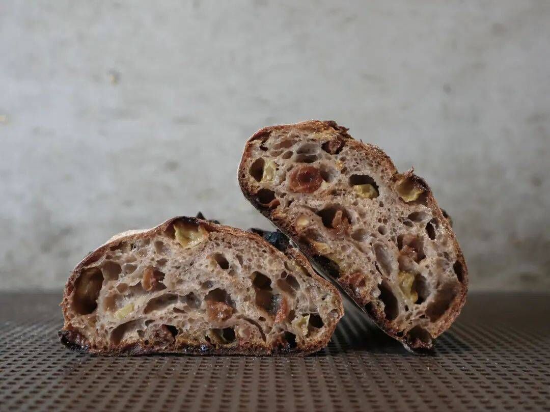 くるみとレーズン ハーフサイズ | パンストック天神店 オンラインショップ