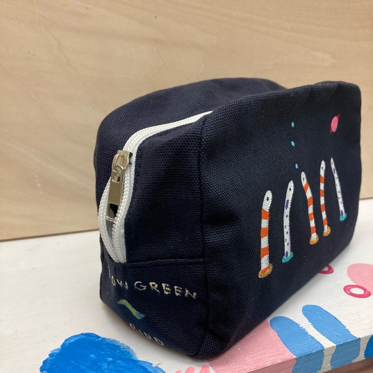 MARI❤チンアナゴ❤フラットポーチ❤ハンドメイド 手描きネイビーポーチ〜ちんあなご&にしきあなご〜 | きみどりのとり