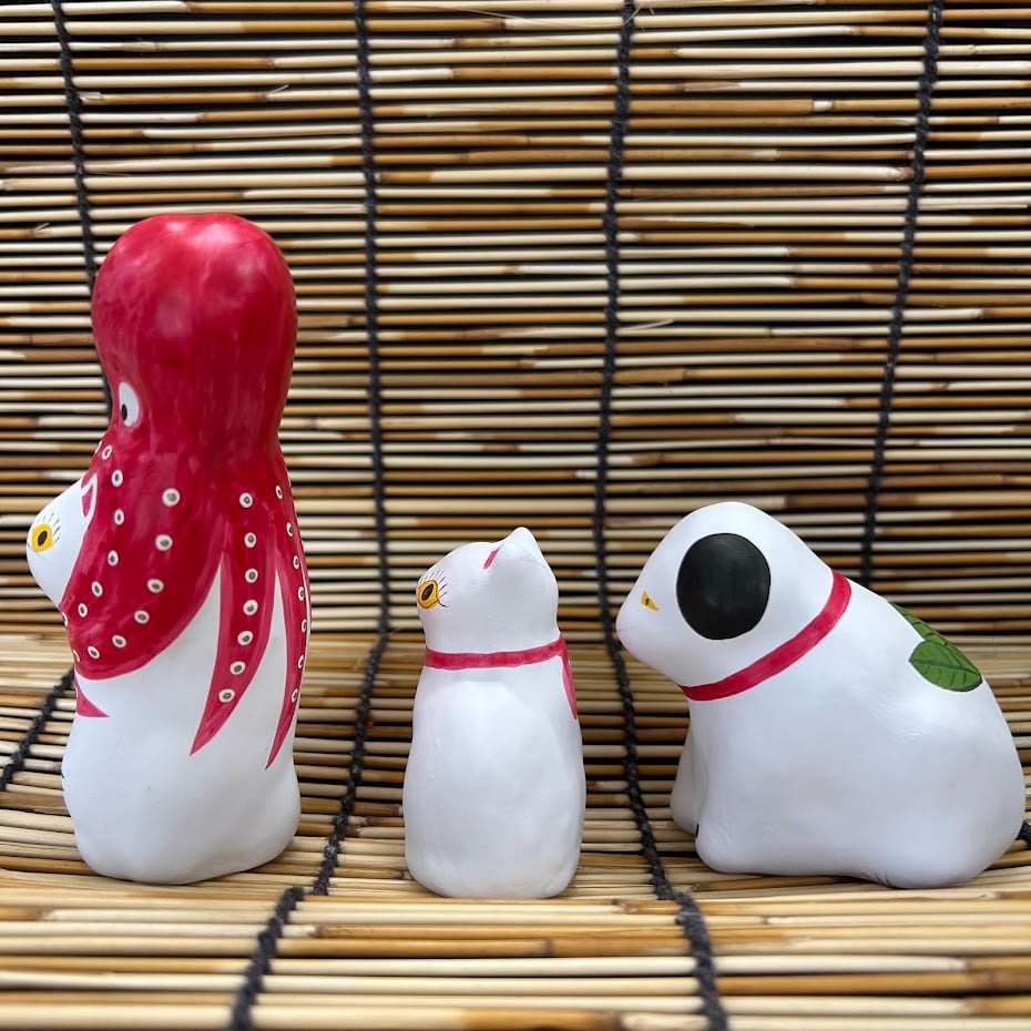 縁起物❣️猫弁財天様と白蛇様。干支、陶器人形、置物、キジトラ猫、猫人形 縁起物❣️猫弁財天様と白蛇様。干支、陶器人形、置物、キジトラ猫、猫