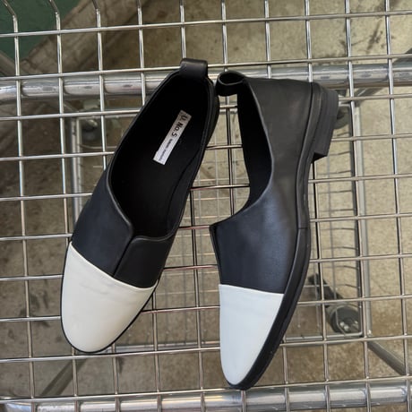 2618-1-29 / OX SLIPON / WHITE x BLACK
