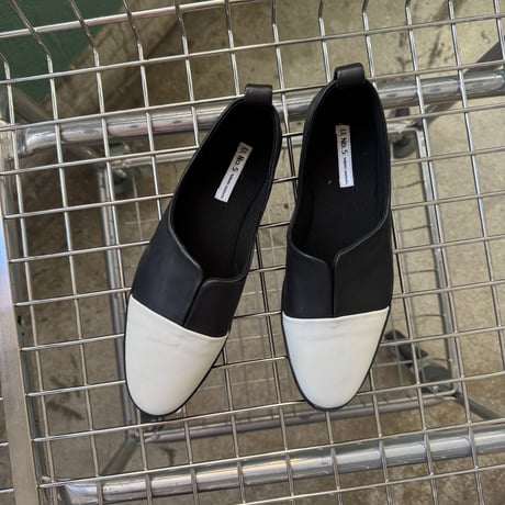 2618-1-29 / OX SLIPON / WHITE x BLACK