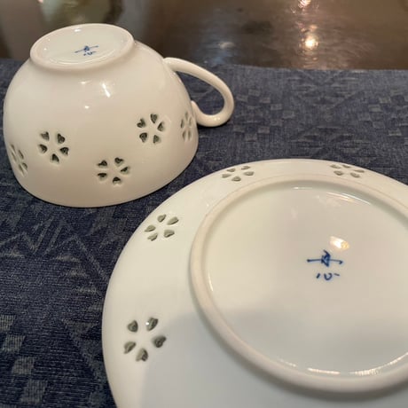 波佐見焼　花詰碗皿　紅茶碗皿　はさみ焼