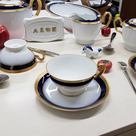 大倉陶園　瑠璃片葉金蝕　ティー・コーヒー碗皿　1客