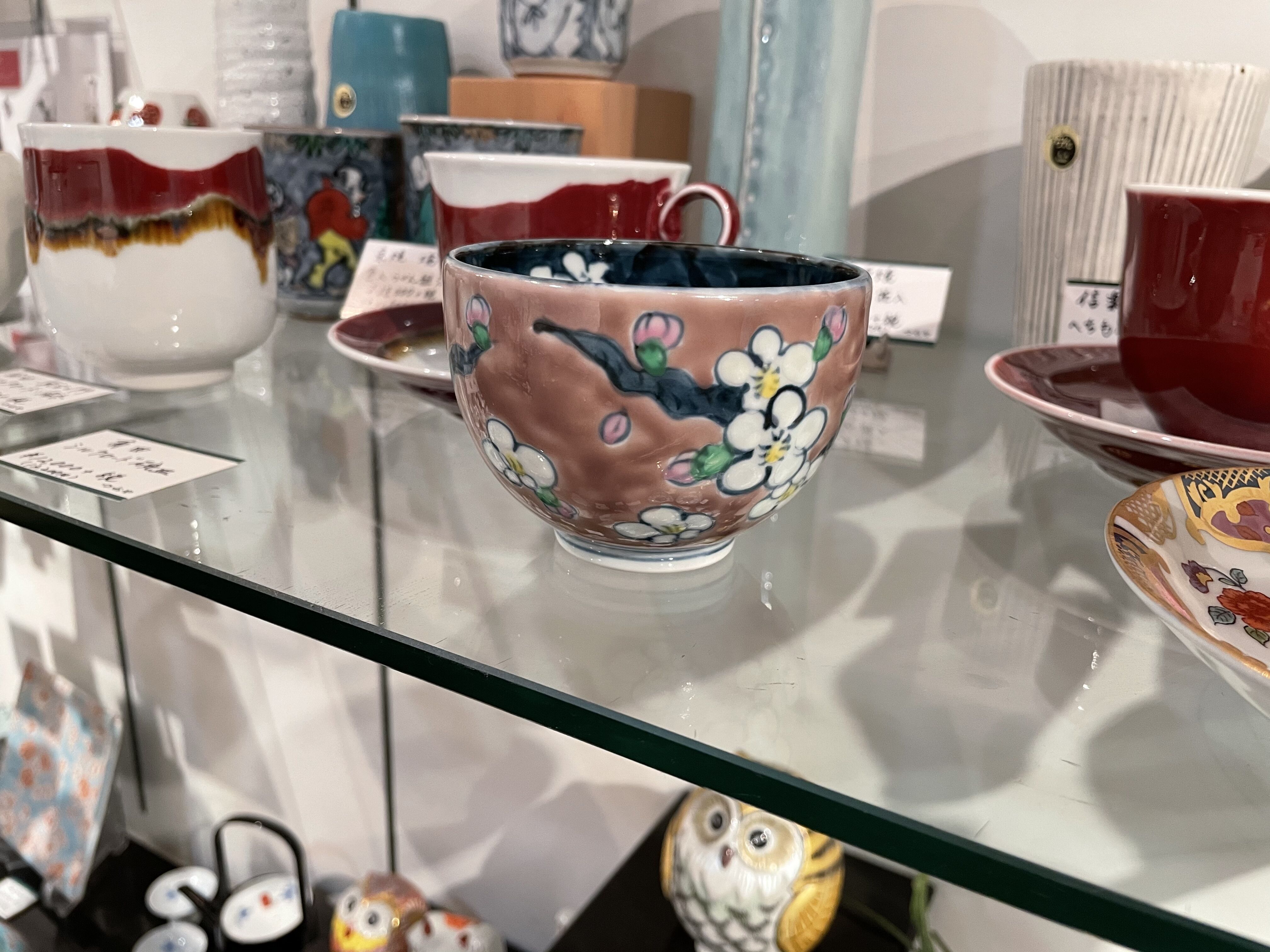 有田焼　陶祥窯 古赤絵花紋 湯呑み 日本酒カップ　　　　椿 小鉢　3客 有田 陶祥窯 古赤絵白梅外紫 湯呑 | つちや陶器店