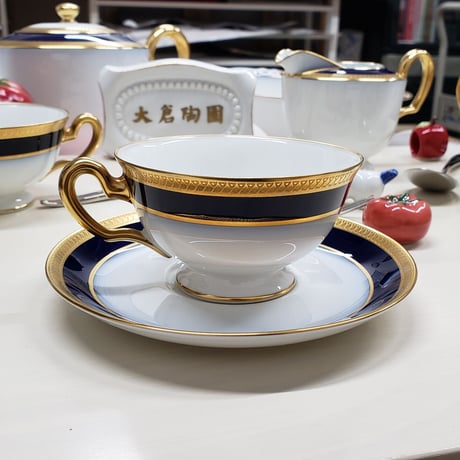 大倉陶園　瑠璃片葉金蝕　ティー・コーヒー碗皿　1客