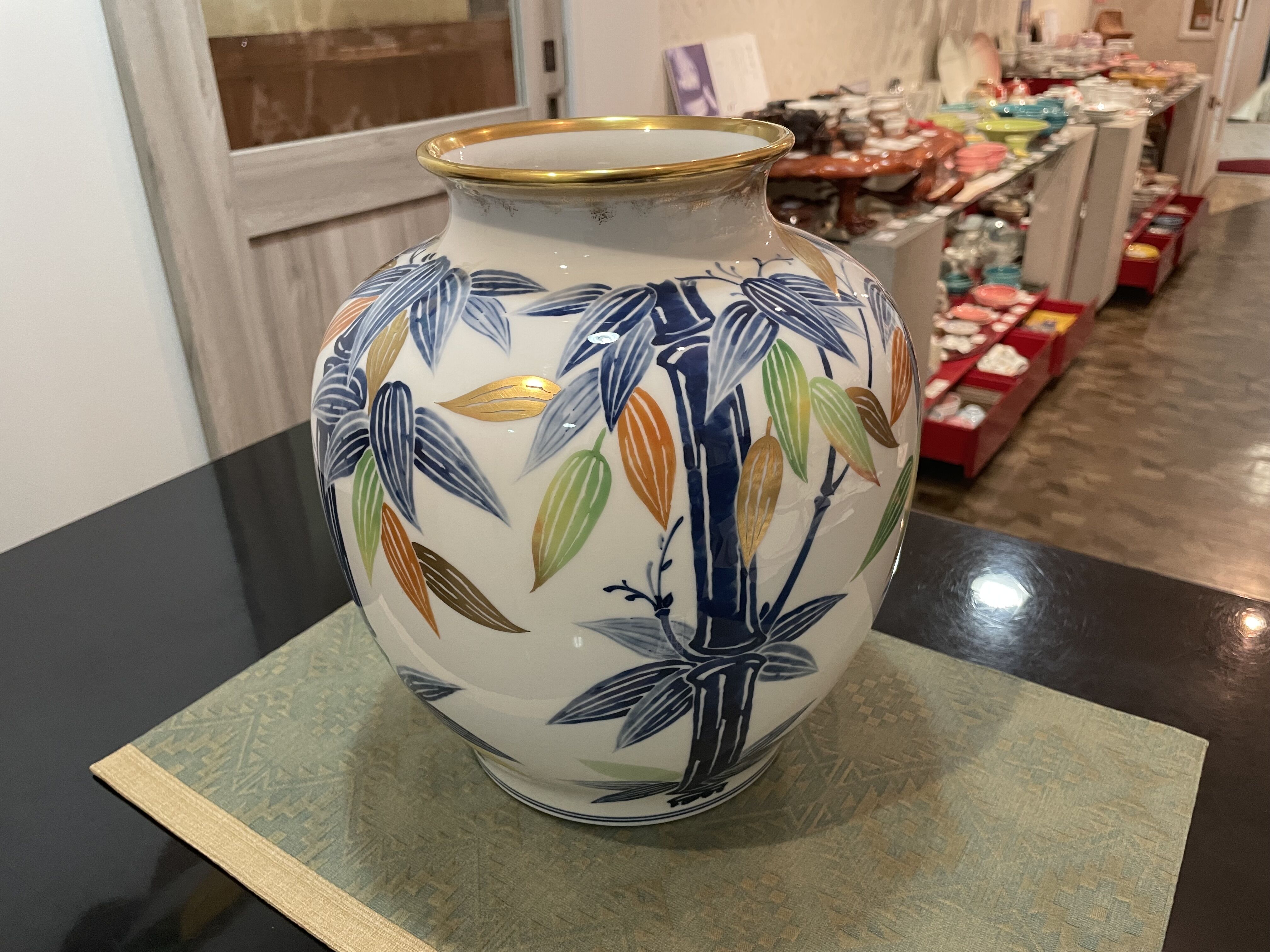 大倉陶園 竹笹花瓶 一品作 昭和38年 | つちや陶器店