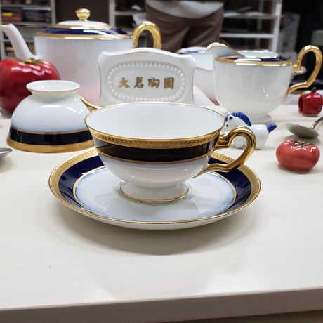 大倉陶園　瑠璃片葉金蝕　ティー・コーヒー碗皿　1客