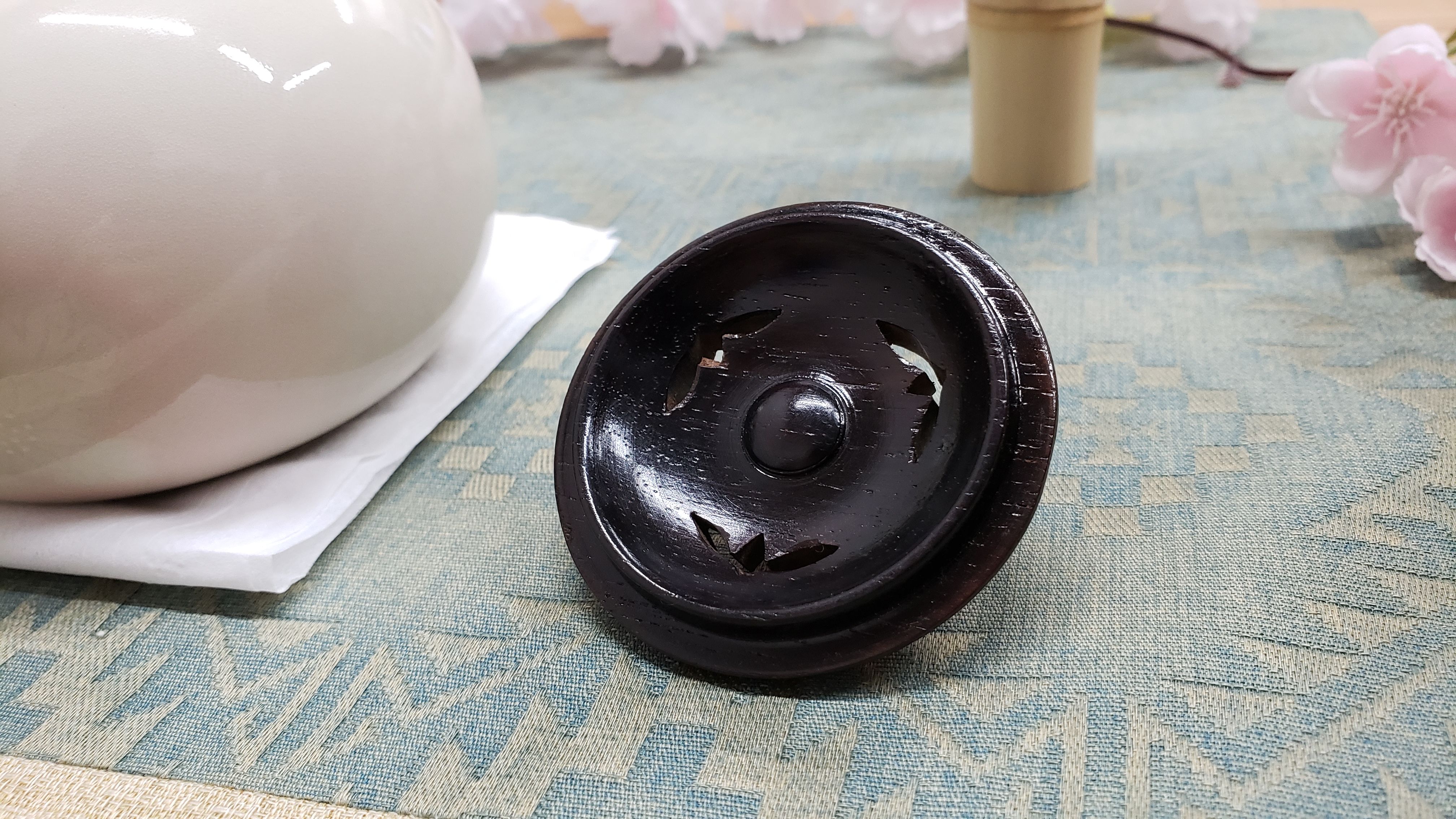 京焼 新開琢也氏作 菊ぼかし 香炉 一品作 | つちや陶器店