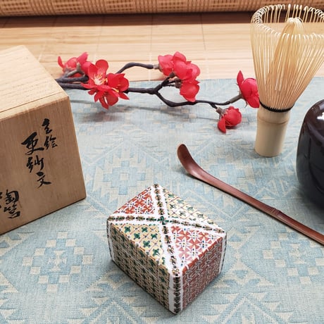 九谷焼　河上龍三氏作　香合　一品作