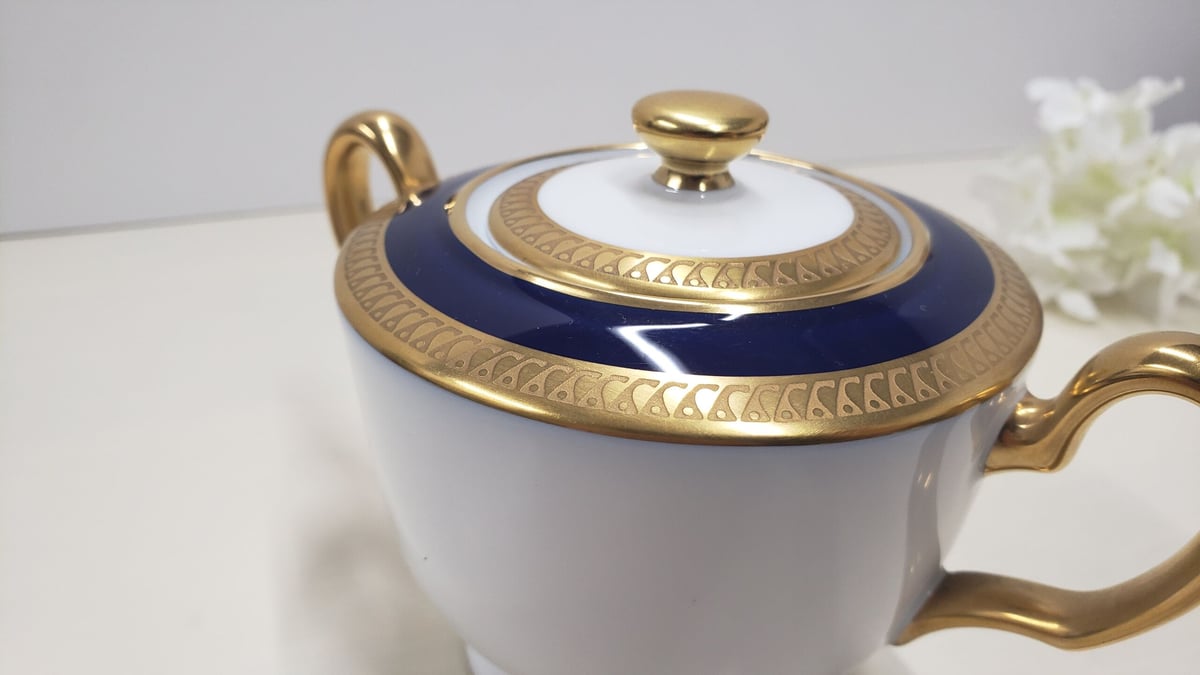 大倉陶園 瑠璃片葉金蝕 シュガーポット(大) | つちや陶器店 大倉陶園 瑠璃片葉金蝕 シュガーポット(大) | つちや陶器店