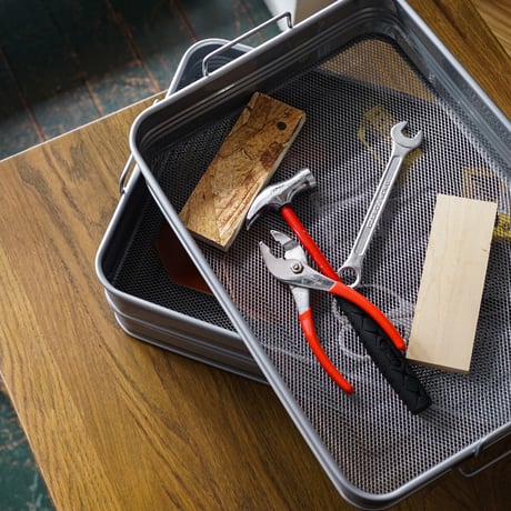STACK METAL TRAY / DETAIL