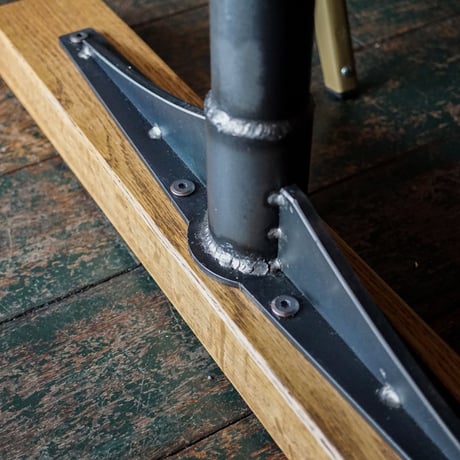 MORTEX END OAK SKID TABLE / Dichotomic