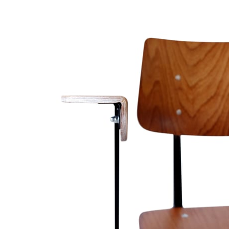 MODEL. S16 ARM CHAIR / GALVANITAS