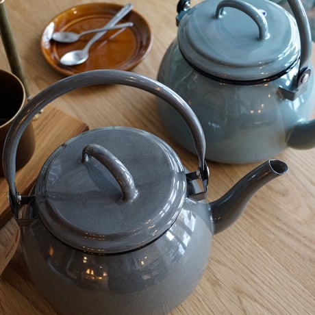 WATER KETTLE / MUNDER