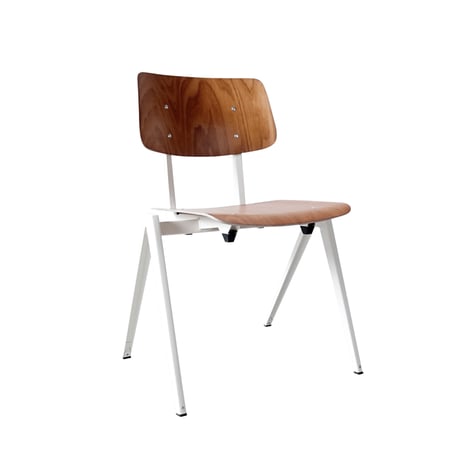 MODEL. S21 STACKING CHAIR / GALVANITAS