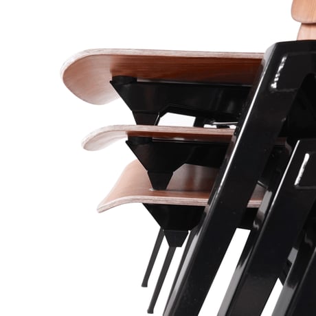 MODEL. S21 STACKING CHAIR / GALVANITAS
