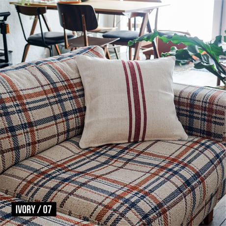 THICK COTTON CUSHION COVER / DETAIL
