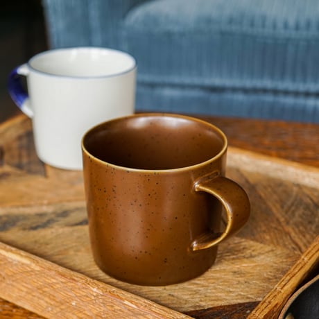 MUG. STUGSUND DARK BROWN / MANSES DESIGN