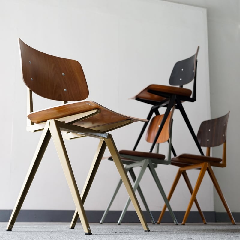 MODEL. S16 / GALVANITAS | GENERAL STORE SURVIVE