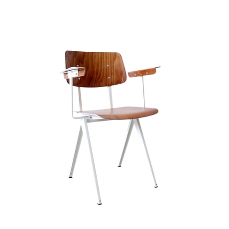 MODEL. S16 ARM CHAIR / GALVANITAS