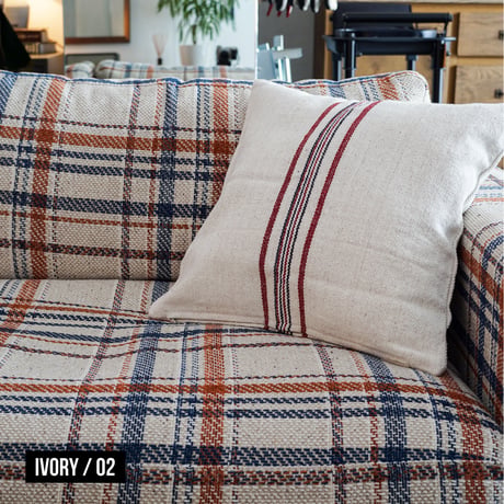 THICK COTTON CUSHION COVER / DETAIL