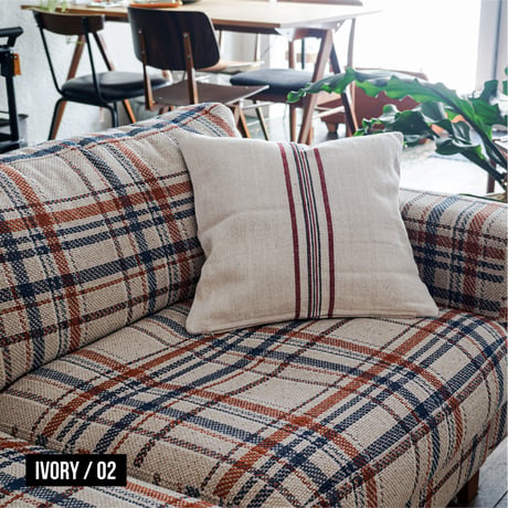 THICK COTTON CUSHION COVER / DETAIL