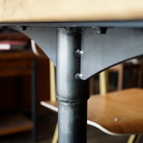MORTEX END OAK SKID TABLE / Dichotomic