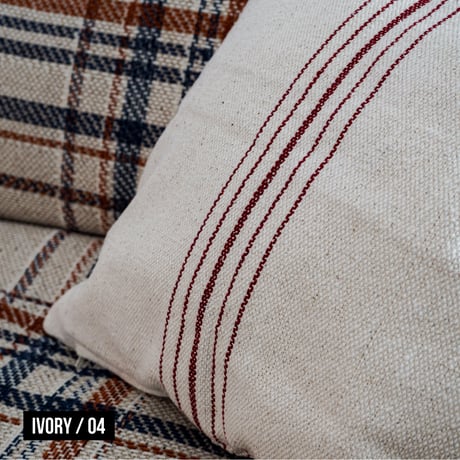 THICK COTTON CUSHION COVER / DETAIL