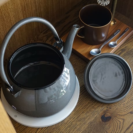 WATER KETTLE / MUNDER
