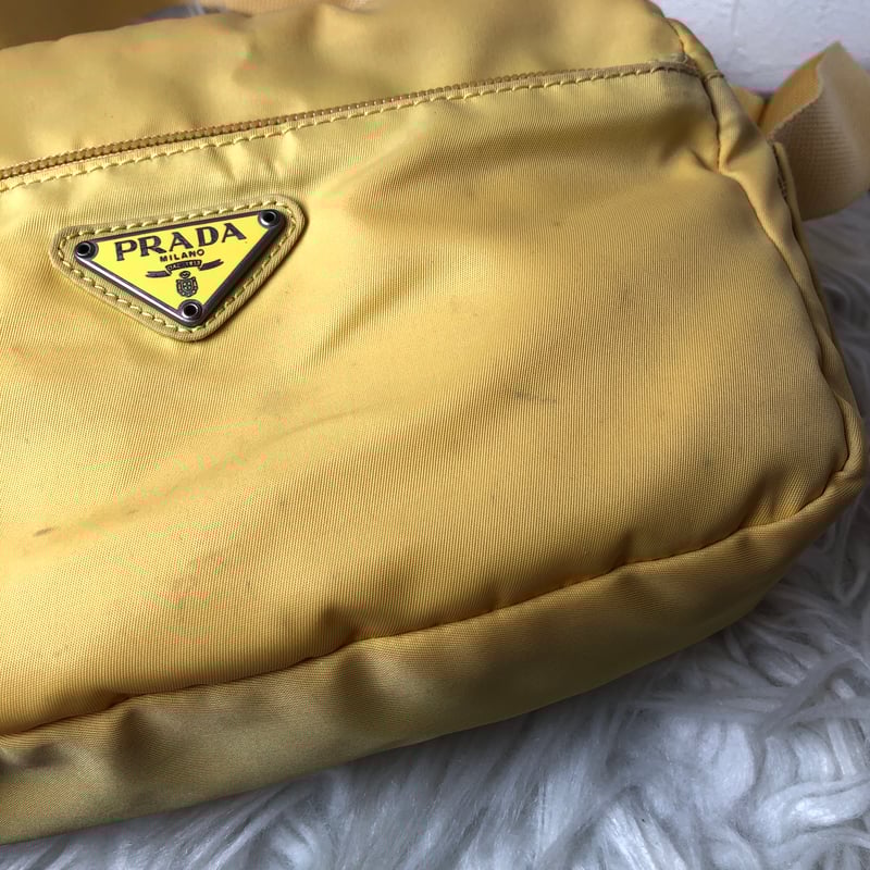 良品★PRADA プラダ イエローポーチ ナイロン★964 良品☆PRADA プラダ イエローポーチ ナイロン☆964 - メルカリ