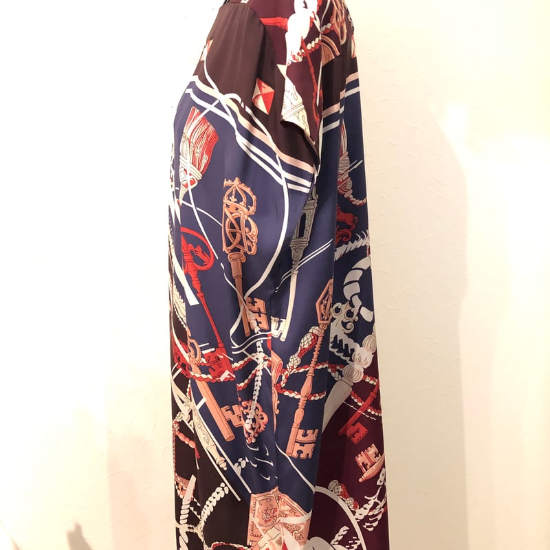 HERMES☆フレンチスリーブ☆トップス☆鍵柄☆総柄☆スカーフ柄☆シルク 