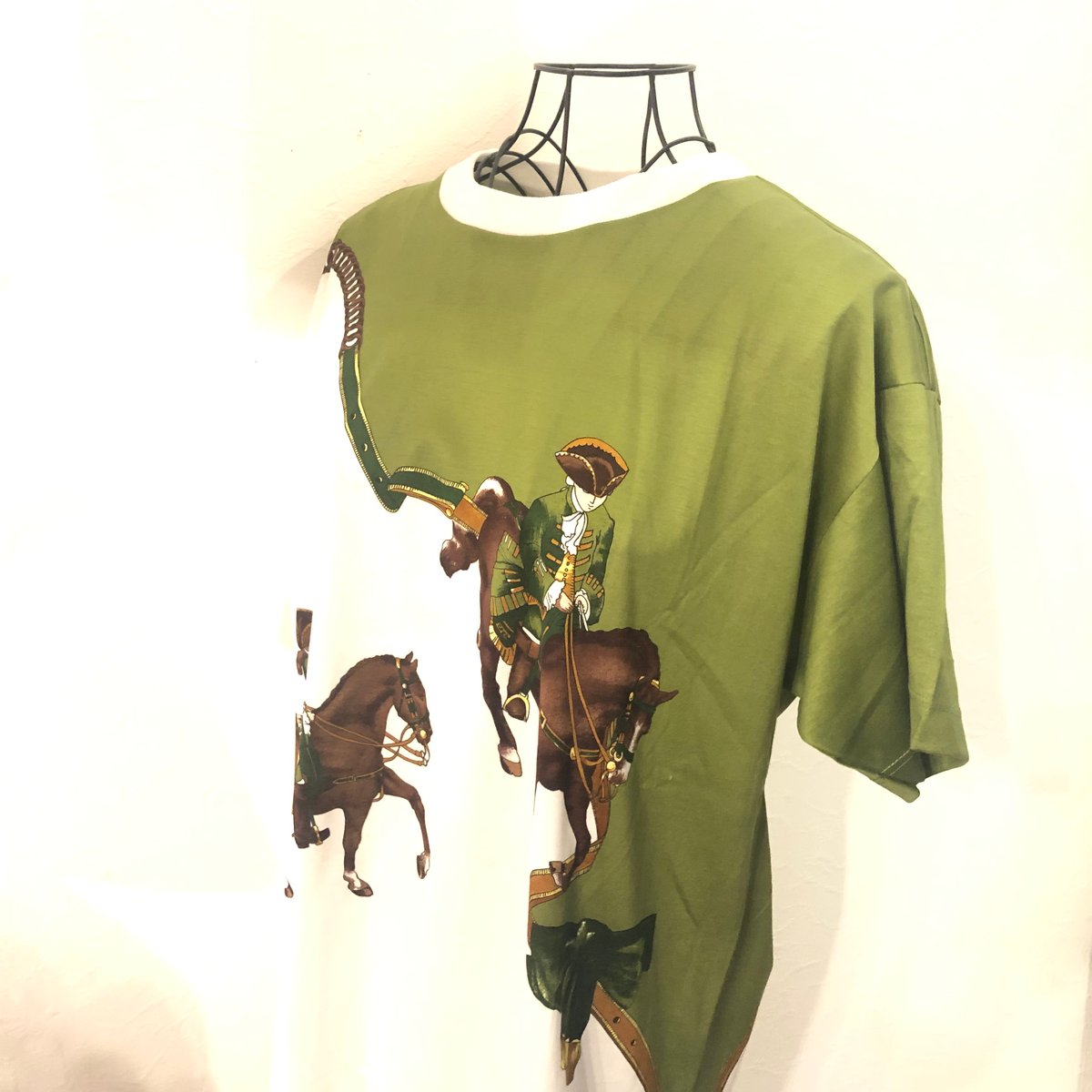 美品 HERMES エルメス 長袖 Tシャツ 馬のプリント 総柄 HERMES エルメス 馬柄 シルク100% シャツ ホース レディース 総