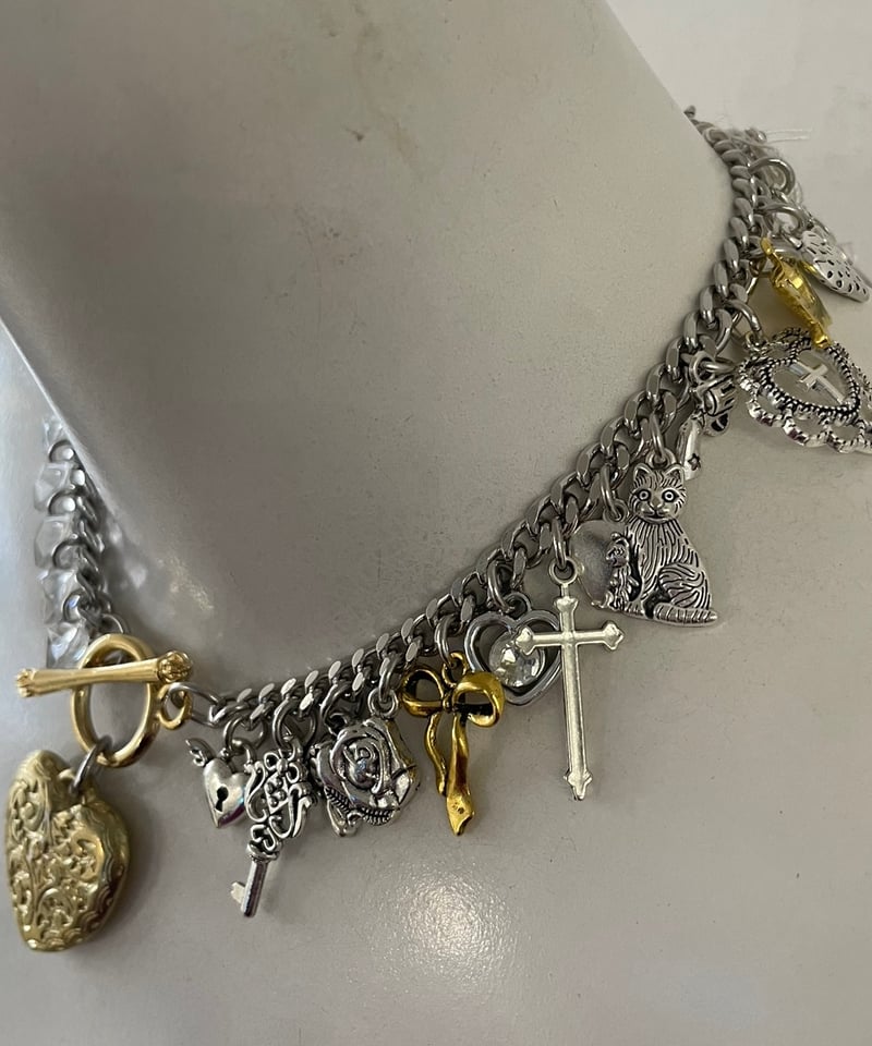 HELAGICA / Gold heart charm choker | I/O PORT