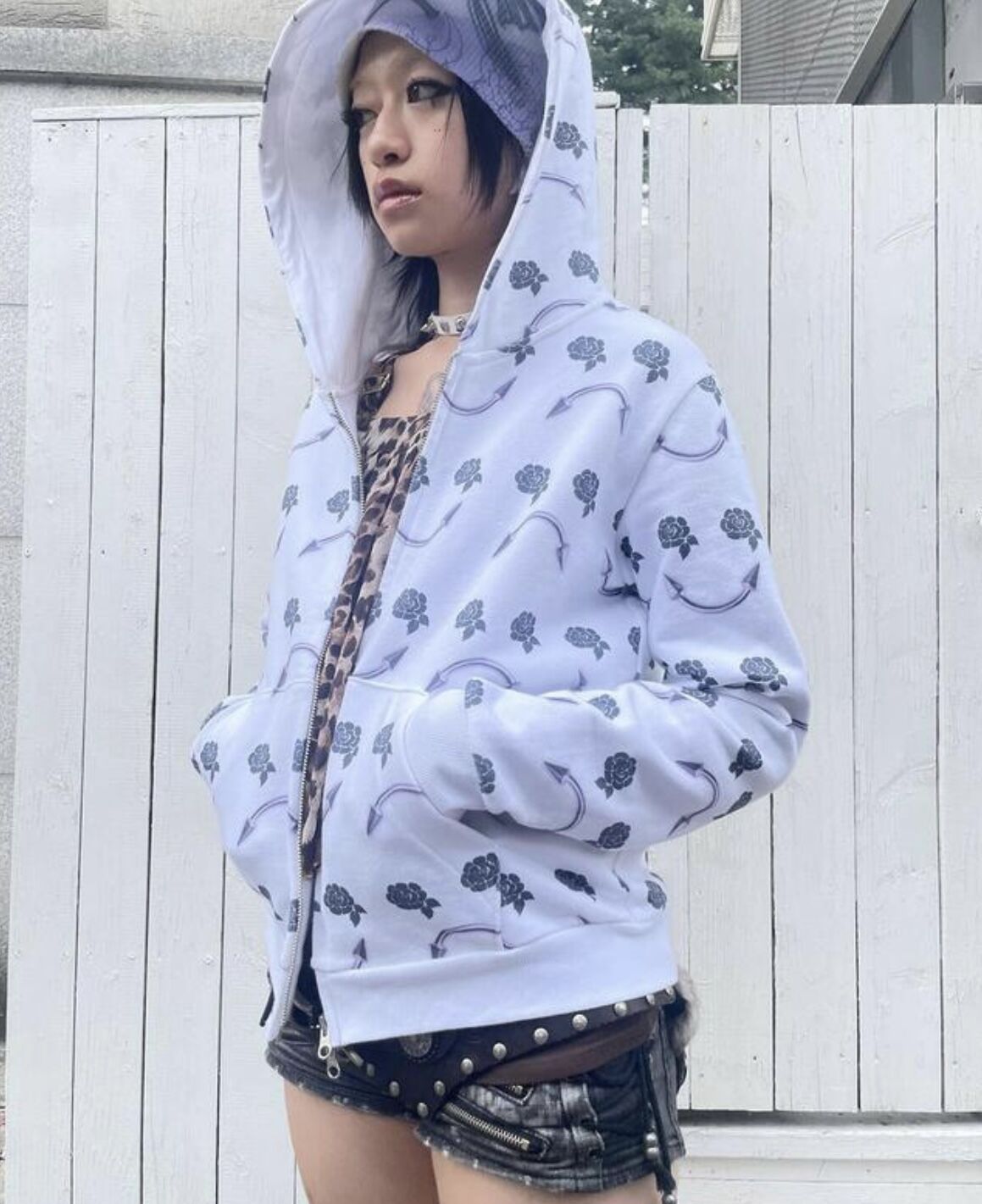 momentel フーディー MOMENTEL / SMILE PIERCING HOODIE | I/O PORT