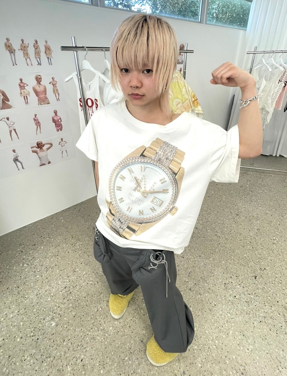 Nodress Notime watch アシンメトリーショルダーTシャツ fit=scale-down,w=1200